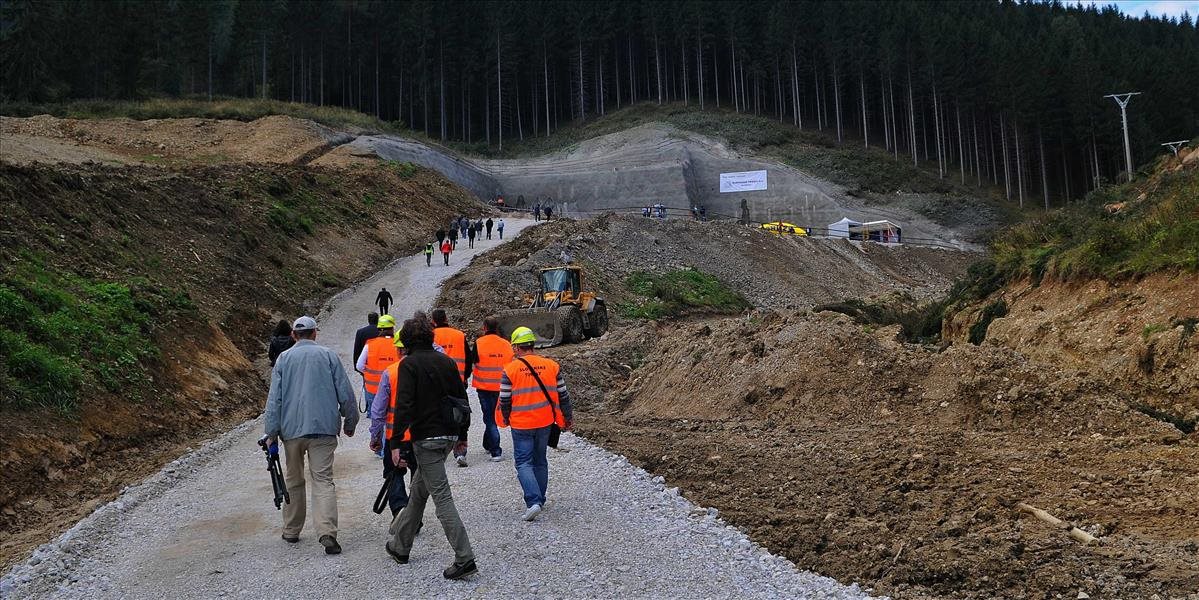 Obnovenie výstavby na úseku D1 Hubová - Ivachnová sa pre námietky posúva