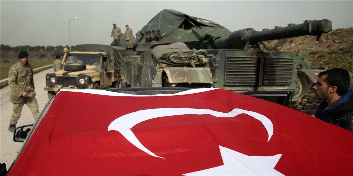Pre údajné napojenie na Gülena vylúčia z armády v Turecku 3000 ľudí