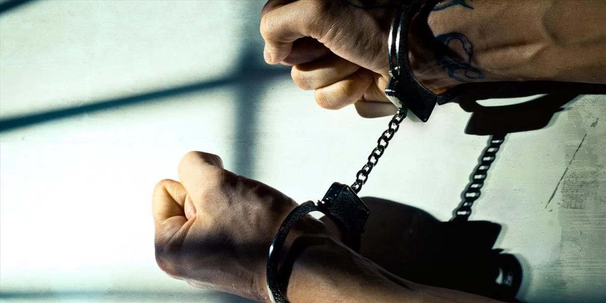 Čínska polícia zatkla štyroch podozrivých z podvodu na princípe Ponziho schémy