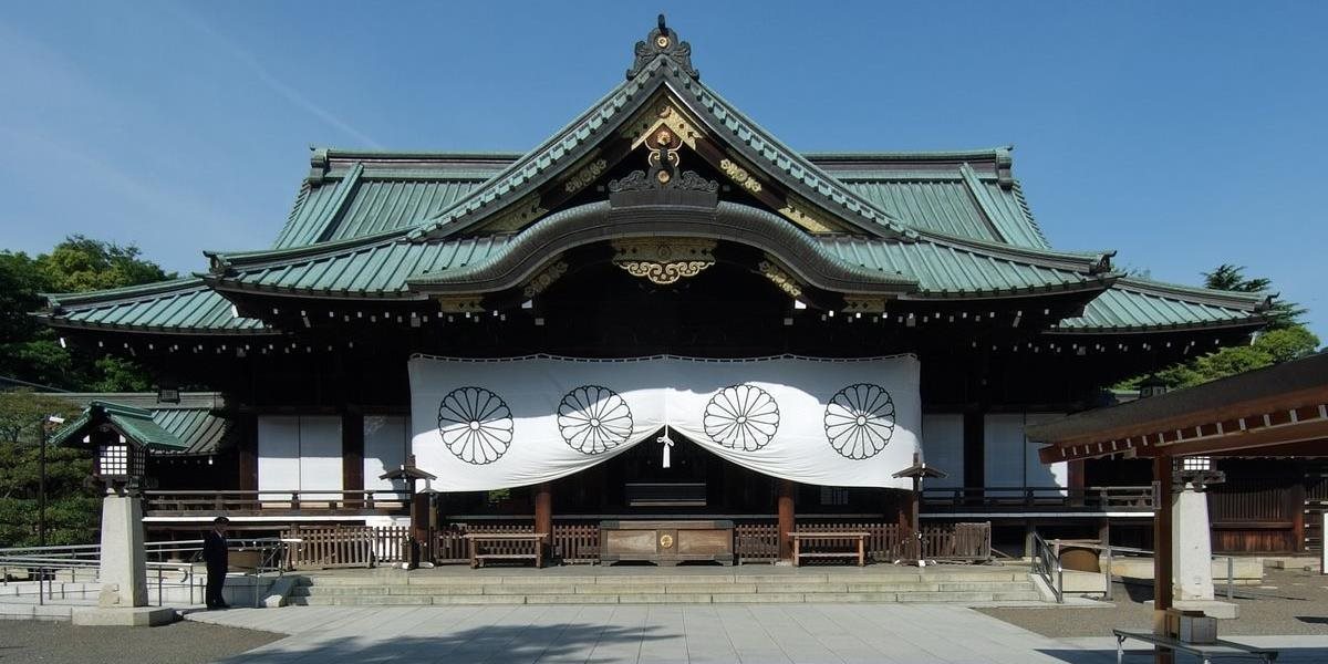 Desiatky japonských zákonodarcov navštívili kontroverznú svätyňu Jasukuni