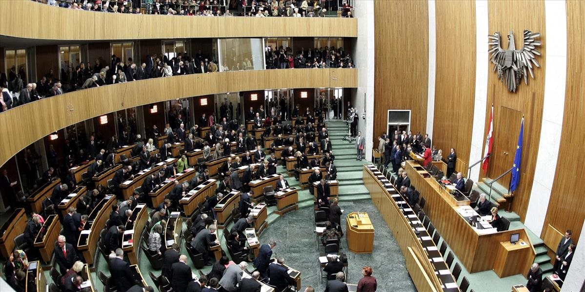Rakúsky parlament schválil sporný "bezpečnostný balík"