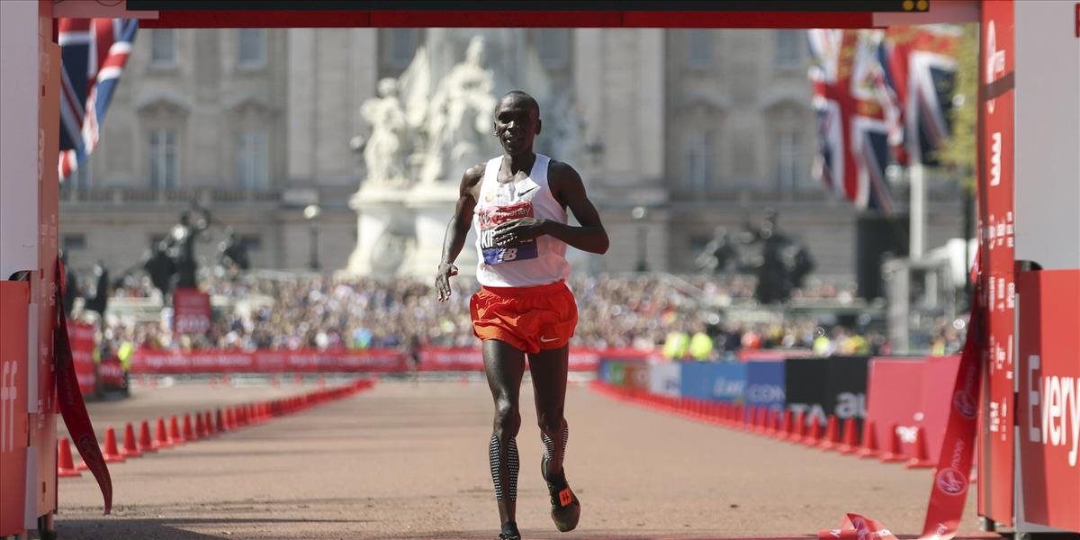 Keňan Kipchoge vyhral po tretí raz Londýnsky maratón