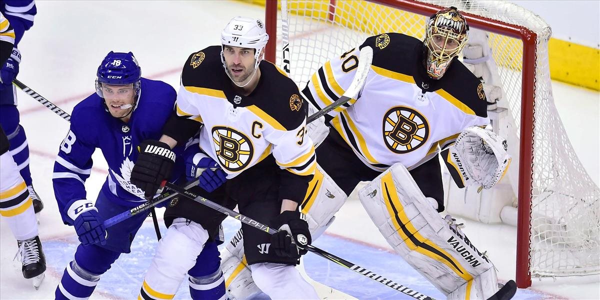 NHL: Boston s Chárom znovu neuspel a Toronto vyrovnalo stav série