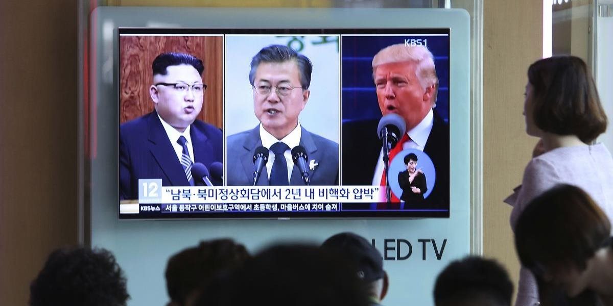 Donald Trump by sa pred summitom s Kimom mohol stretnúť s juhokórejským prezidentom