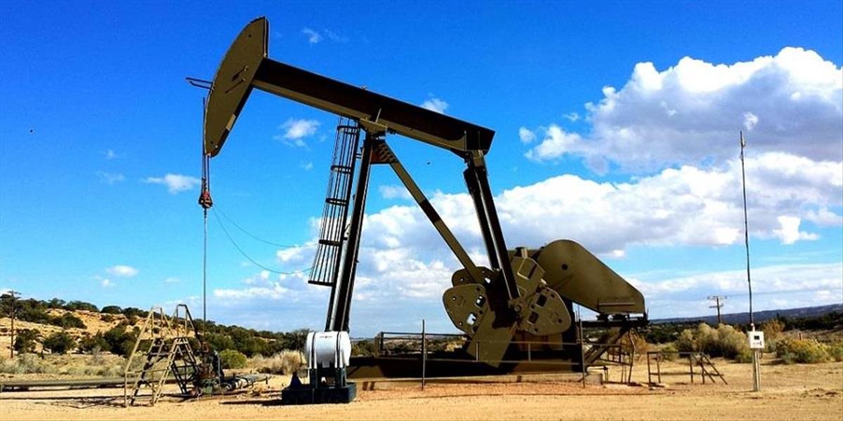 Zásoby ropy v USA vzrástli na najvyššiu úroveň v tomto roku, ceny klesli