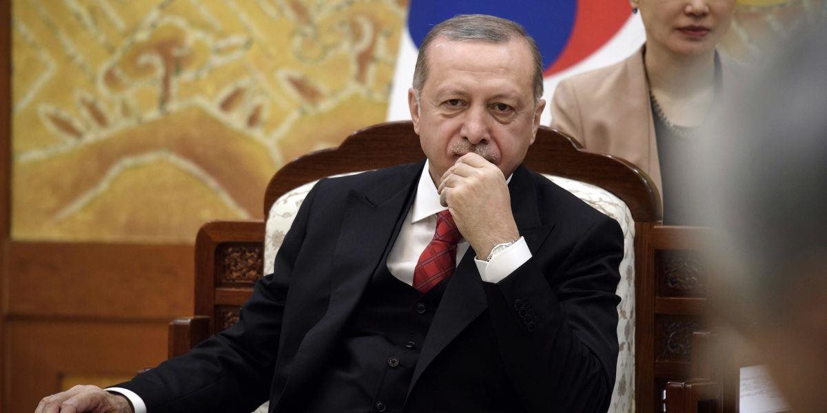 Vládna strana v Turecku nominovala Recepa Tayyipa Erdogana za kandidáta v prezidentských voľbách
