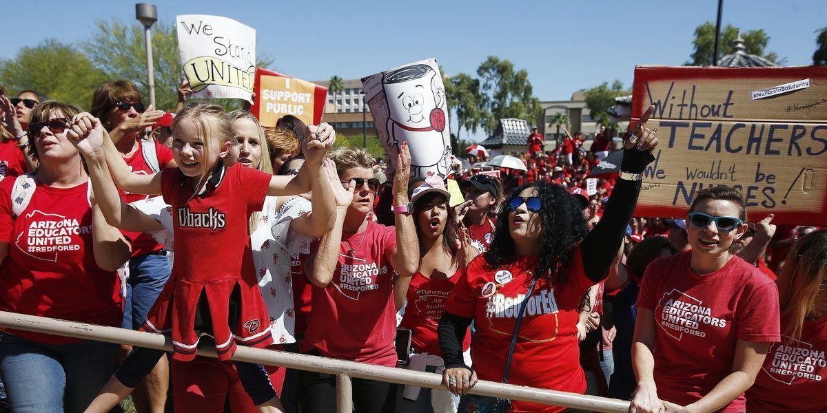 Učitelia v Arizone si vybojovali 20-percentné zvýšenie miezd