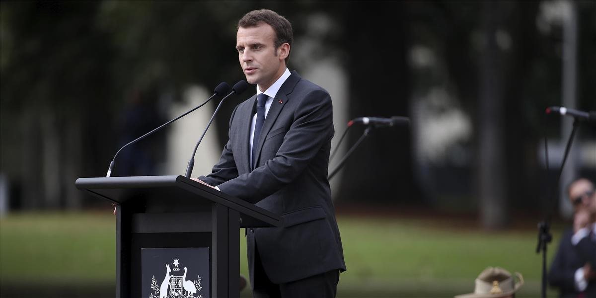 Francúzi nie sú s prezidentom Emmanuelom Macronom (len) spokojní