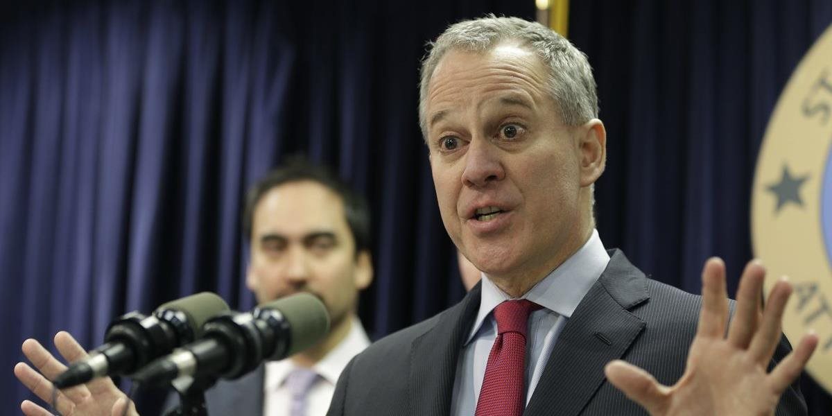 Newyorský generálny prokurátor odstúpil po obvineniach zo zneužívania z funkcie