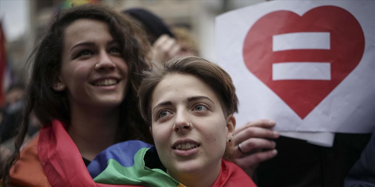 Homosexuálne páry v Grécku si môžu vziať deti do pestúnskej starostlivosti