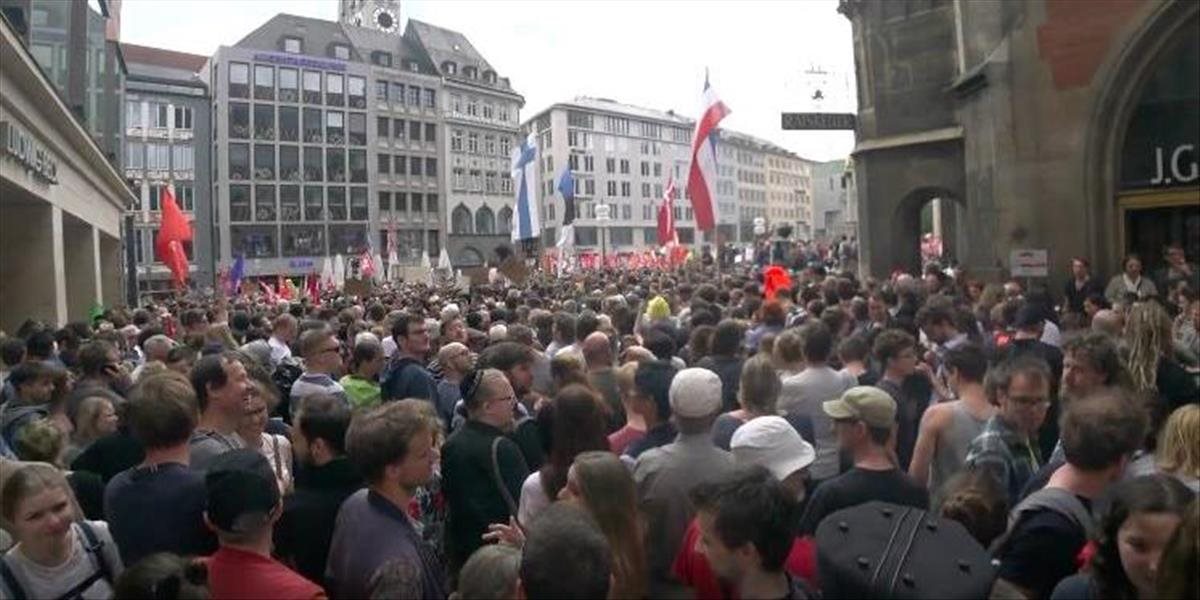 V Mníchove demonštrovali proti novému policajnému zákonu desaťtisíce ľudí