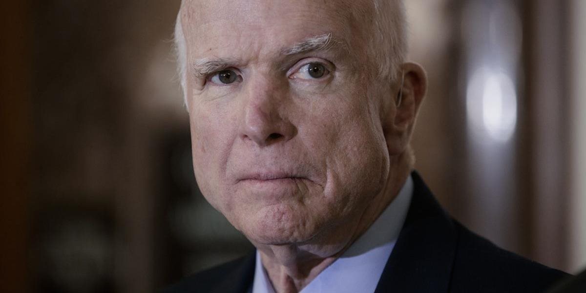 Trumpova asistentka pobúrila verejnosť: Ako sa vyjadrila o chorom senátorovi McCainovi?