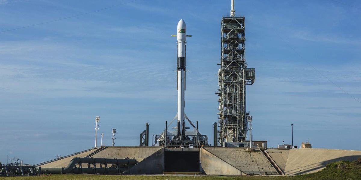 SpaceX musel odložiť štart rakety Falcon 9: Došlo k technickej chybe