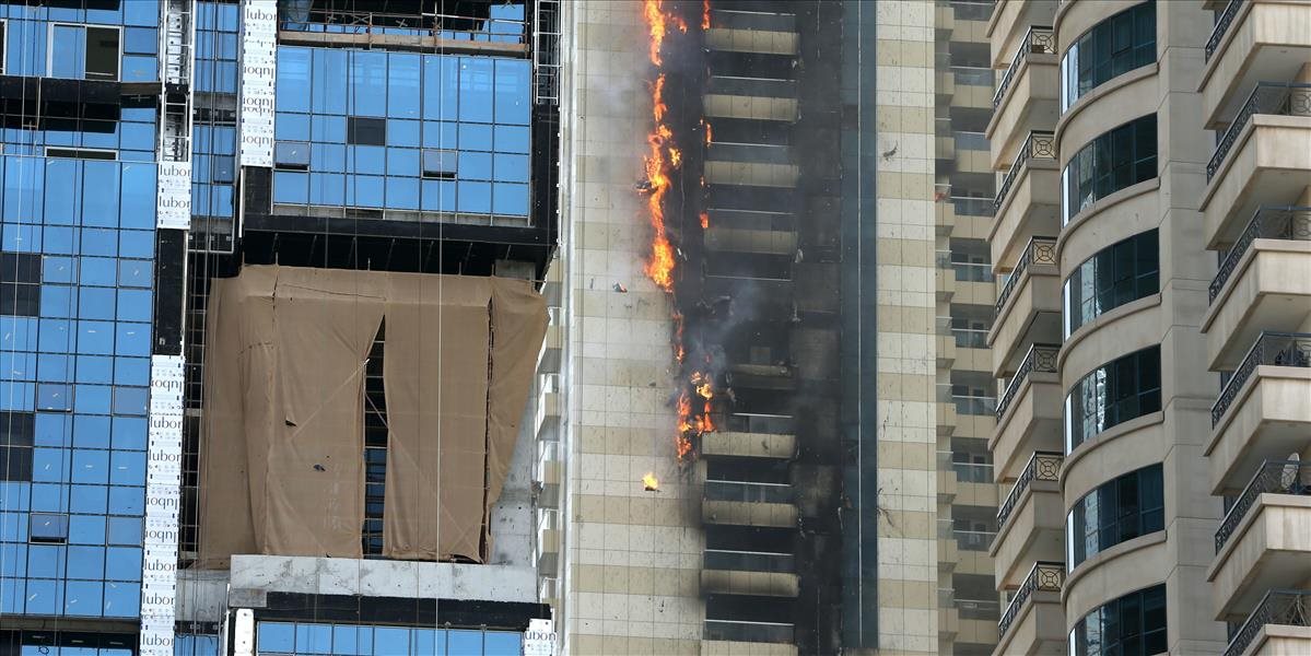 VIDEO V dubajskej štvrti s mrakodrapmi horelo: Mohutný požiar pohltil celú budovu!