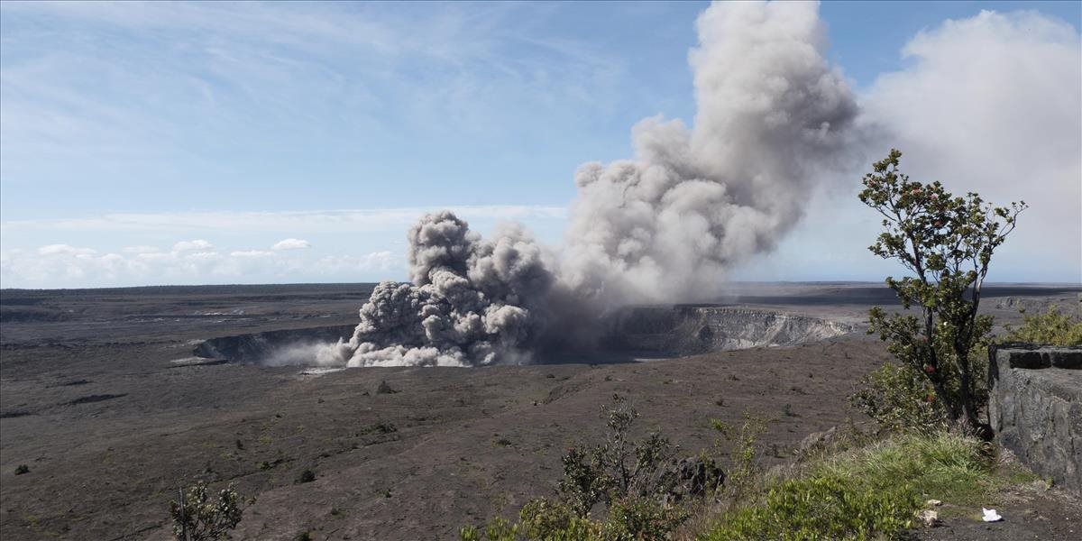 Aktivita sopky Kilauea na ostrove Havaj ohrozuje geotermálnu elektráreň