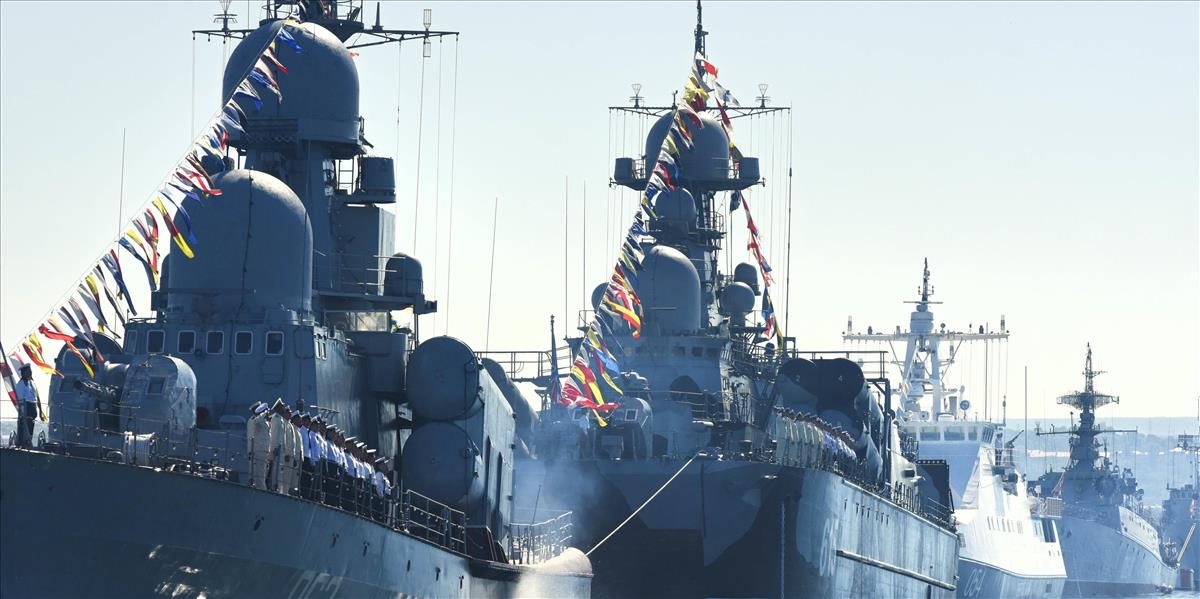 Putin: Ruské vojnové lode zostanú pri brehoch Sýrie