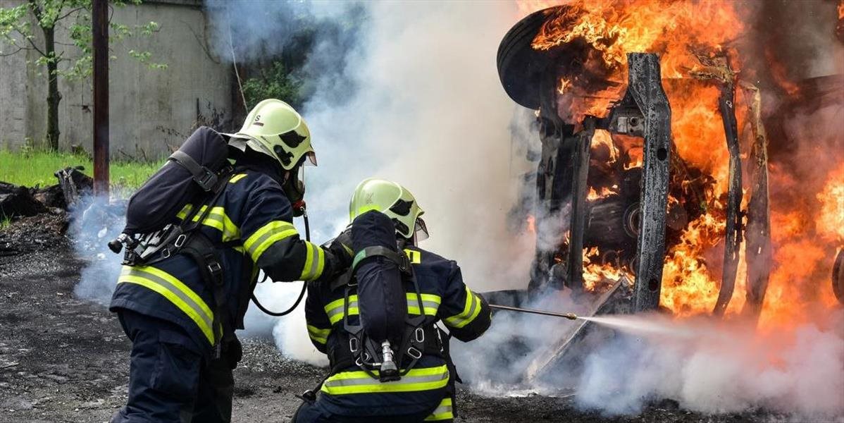 Bratislavskí hasiči zasahovali pri požiari štyroch áut