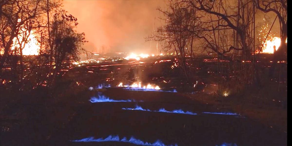 VIDEO V okolí havajskej sopky Kilauea spozorovali "desivé" modré plamene