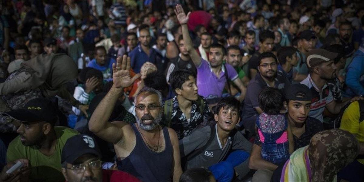 Migranti v Grécku blokovali diaľnicu, protestovali proti podmienkam v tábore