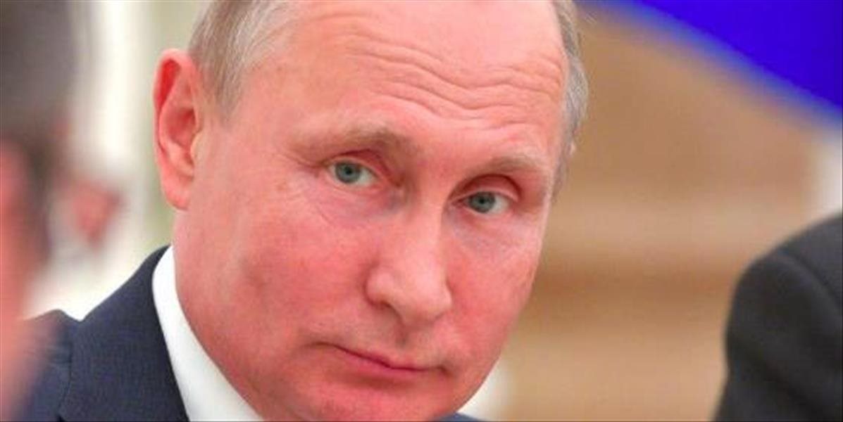 Putin Macronovi: Vzťahy medzi Moskvou a Parížom sa vyvíjajú napriek ťažkostiam