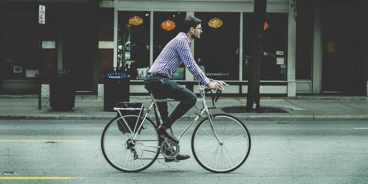 Cyklisti v Londýne sú príliš bieli, komisár pre cyklistiku to chce zmeniť