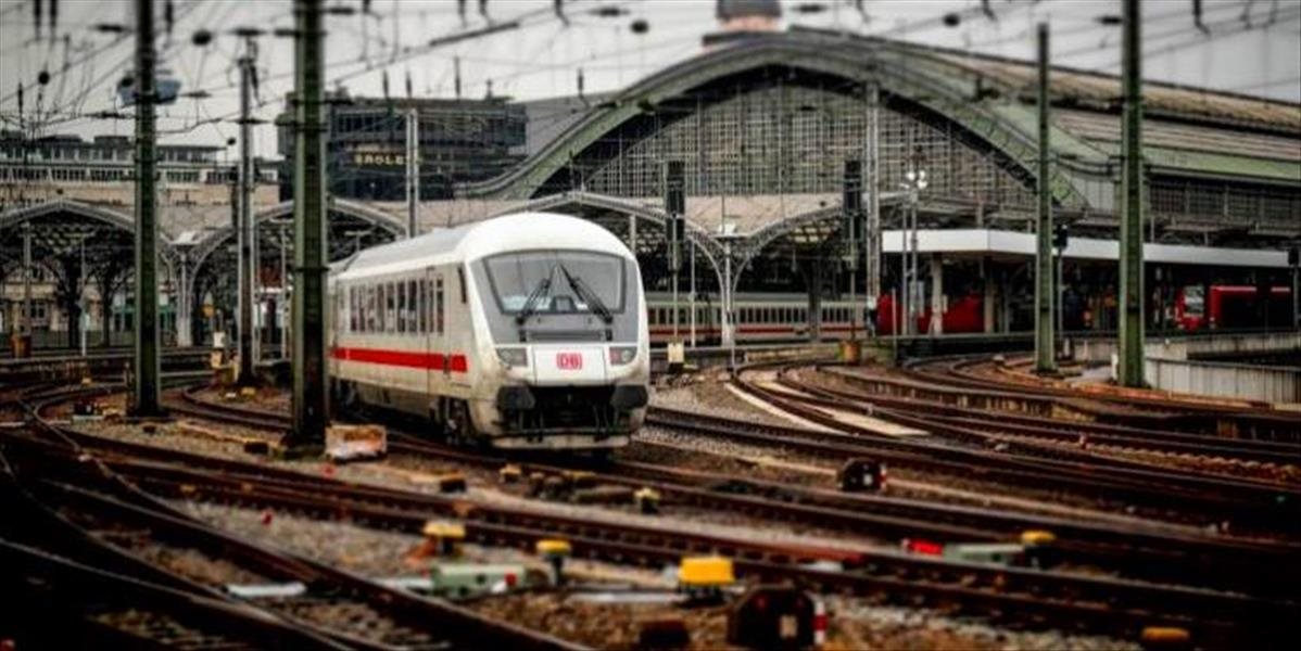 Po poruche klimatického zariadenia v Nemecku muselo 200 cestujúcich opustiť vlak