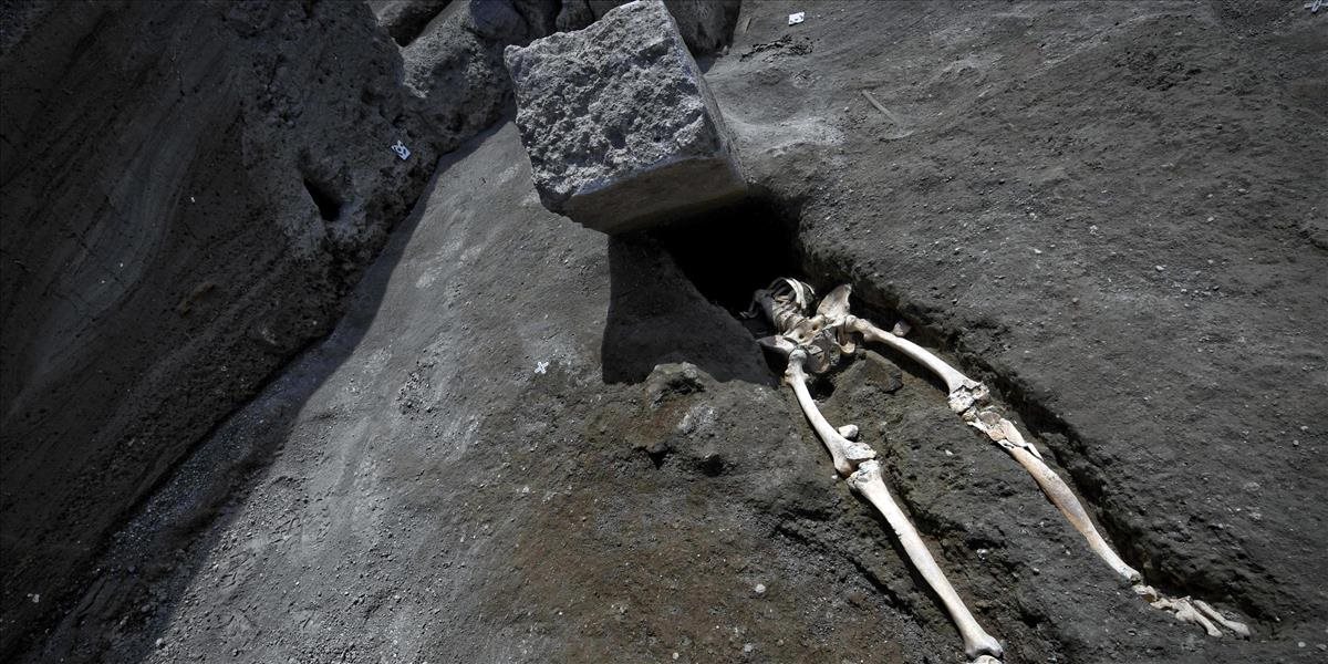 FOTO V Pompejach našli kostru bezhlavého muža, ktorý zomrel krutou smrťou