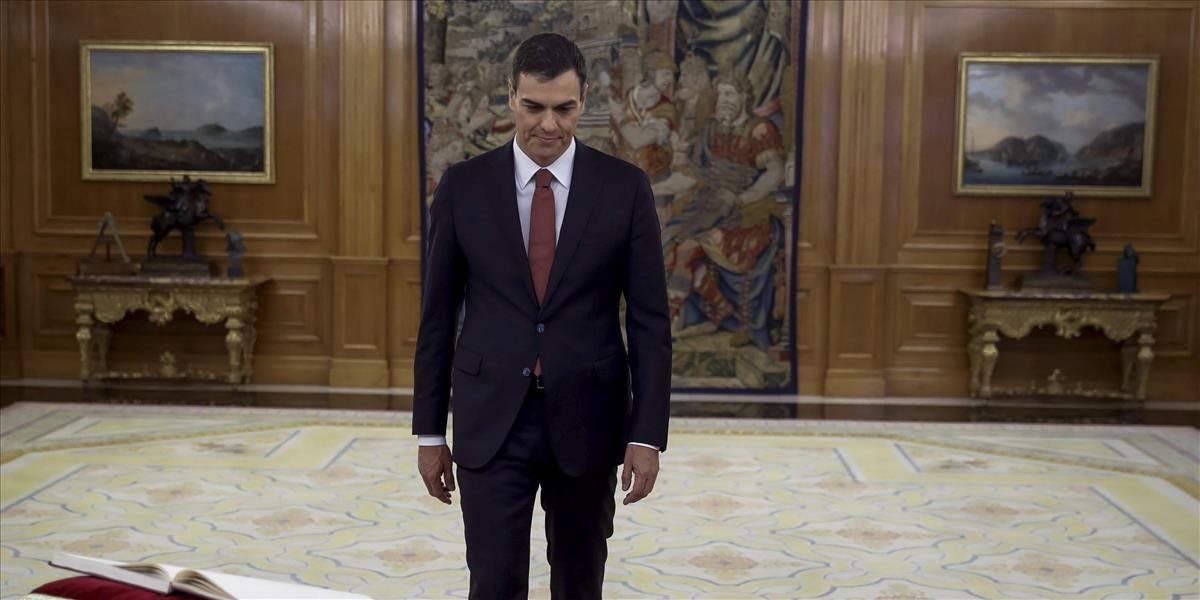 Nový španielsky premiér Pedro Sánchez zložil sľub a ujíma sa úradu