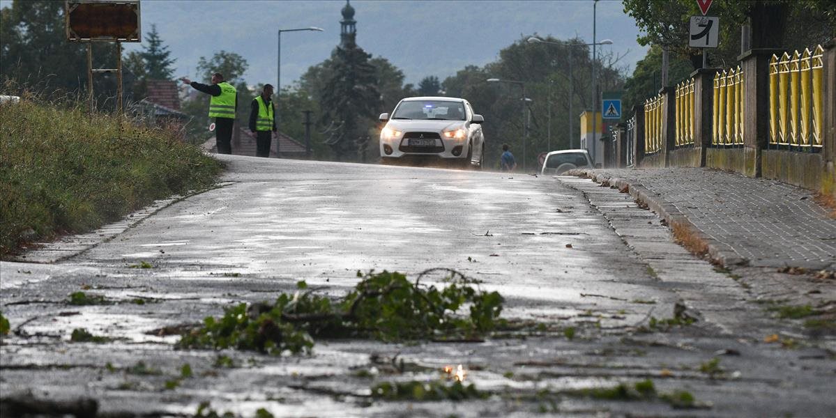 Do večera je pre celé Slovensko vyhlásená výstraha pred búrkami