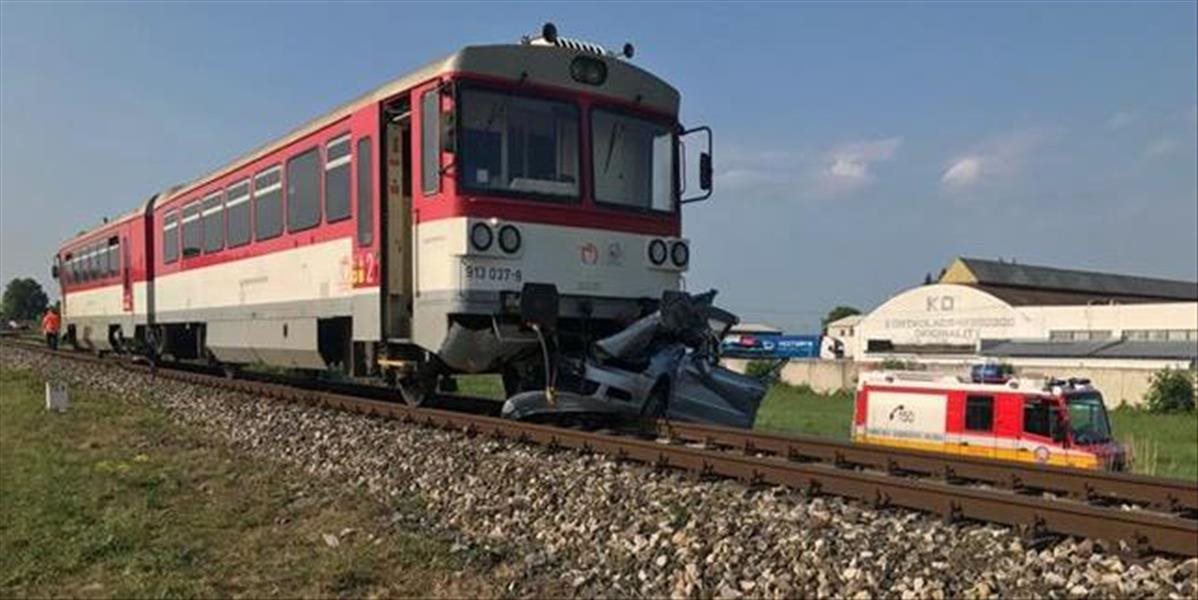 Deň po preventívnej akcii zomrel mladý vodič po zrážke s osobným vlakom