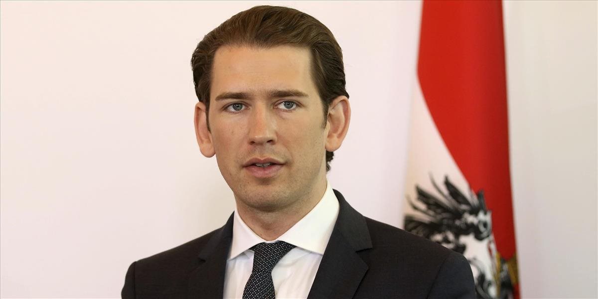 Podľa rakúskeho kancelára by mala EK znížiť počet eurokomisárov