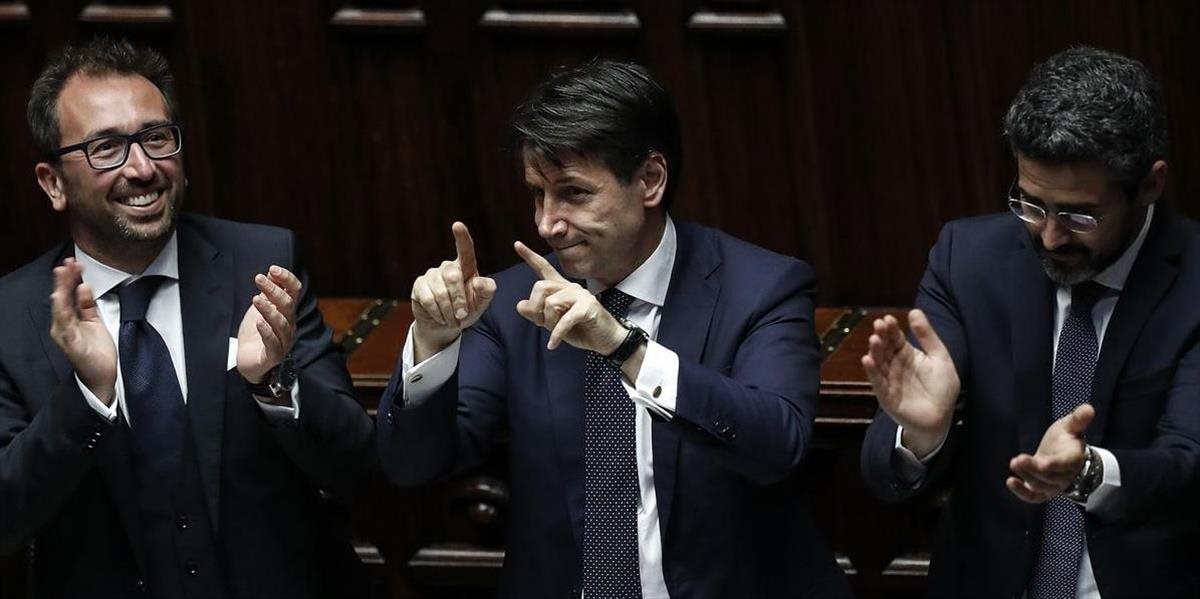 Taliani majú novú vládu: Conte získal dôveru aj v Poslaneckej snemovni