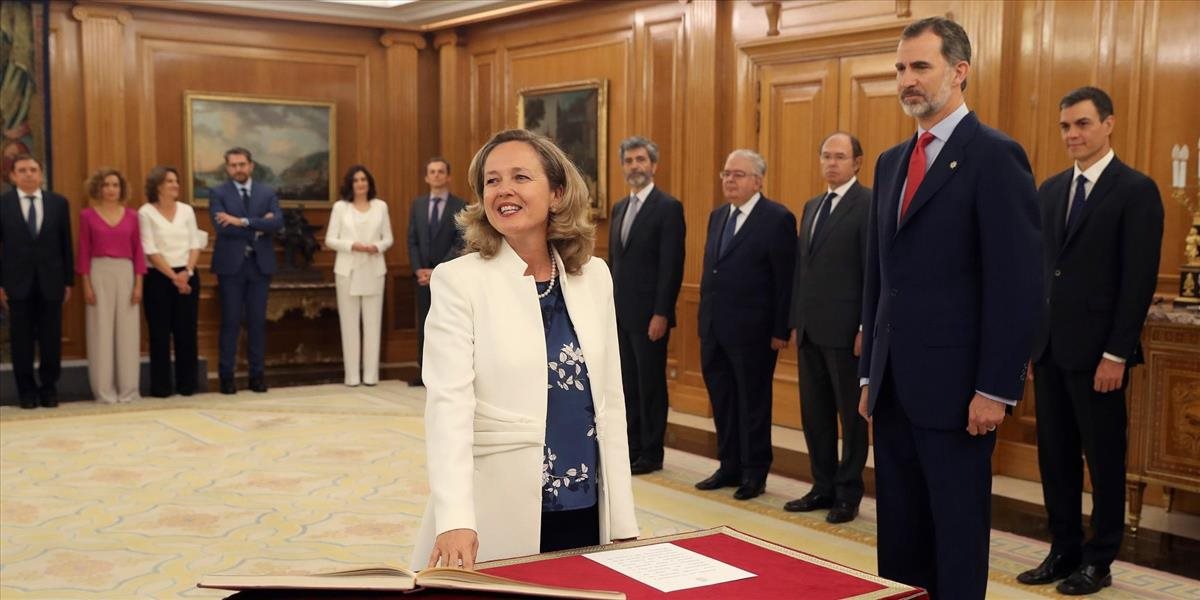 Nová španielska vláda, v ktorej majú väčšinu ženy, zložila slávnostný sľub