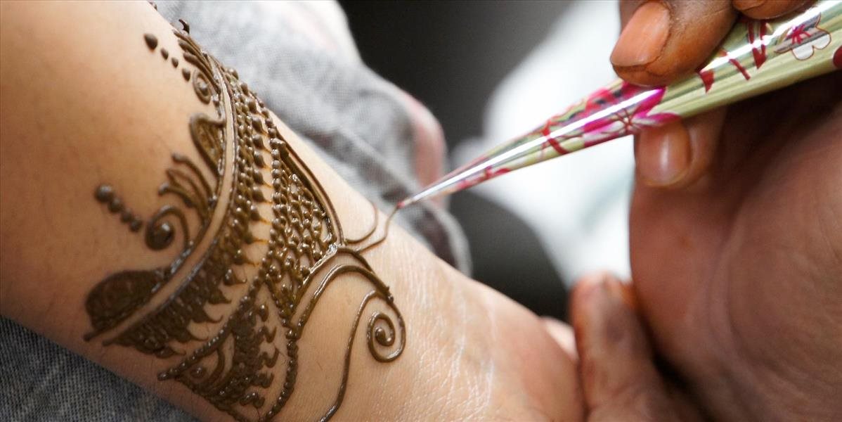 Chyba, ktorá vás môže stáť zdravie: Henna, tetovanie a piercing v lete