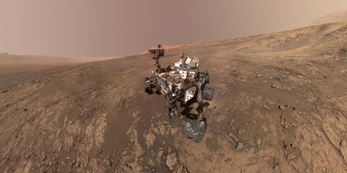 Vedci objavili javy, ktoré zvyšujú pravdepodobnosť, že na Marse je alebo bol život