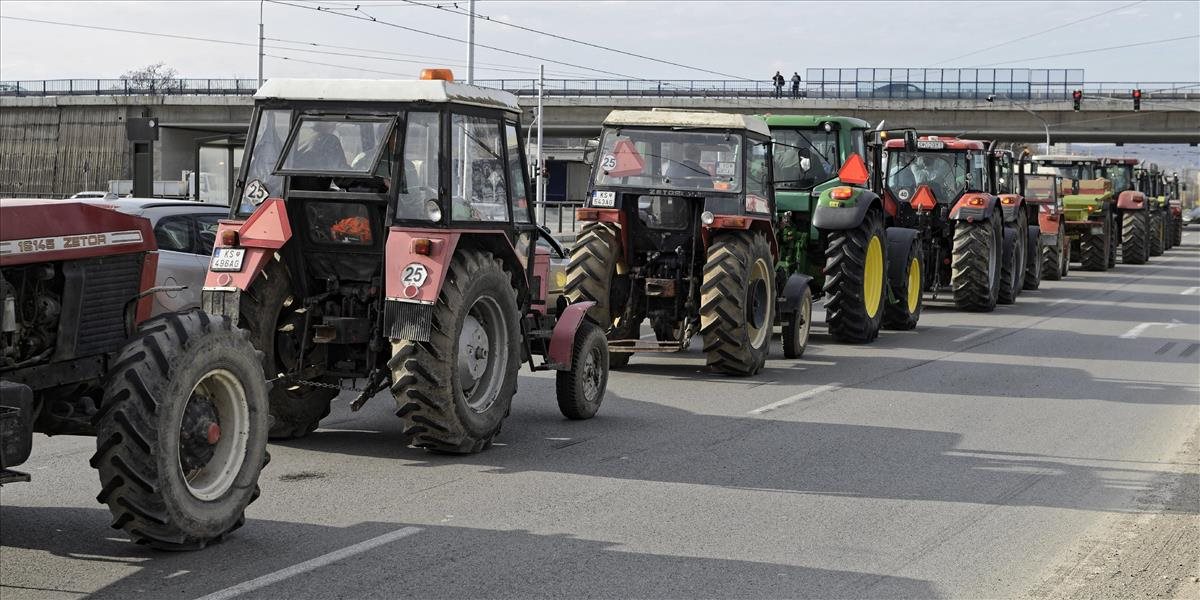Zúfalí farmári v pondelok vyrazia na traktoroch z východu SR do Bratislavy