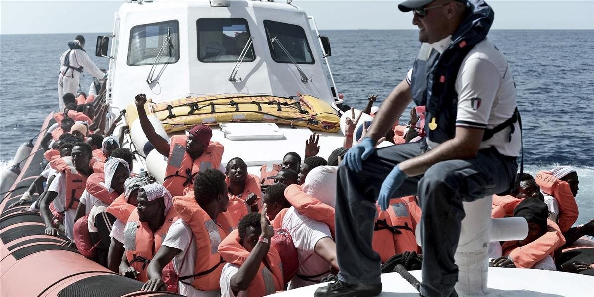 Veliteľ líbyjskej pobrežnej stráže: Uzavretie talianskych prístavov zníži počet migrantov
