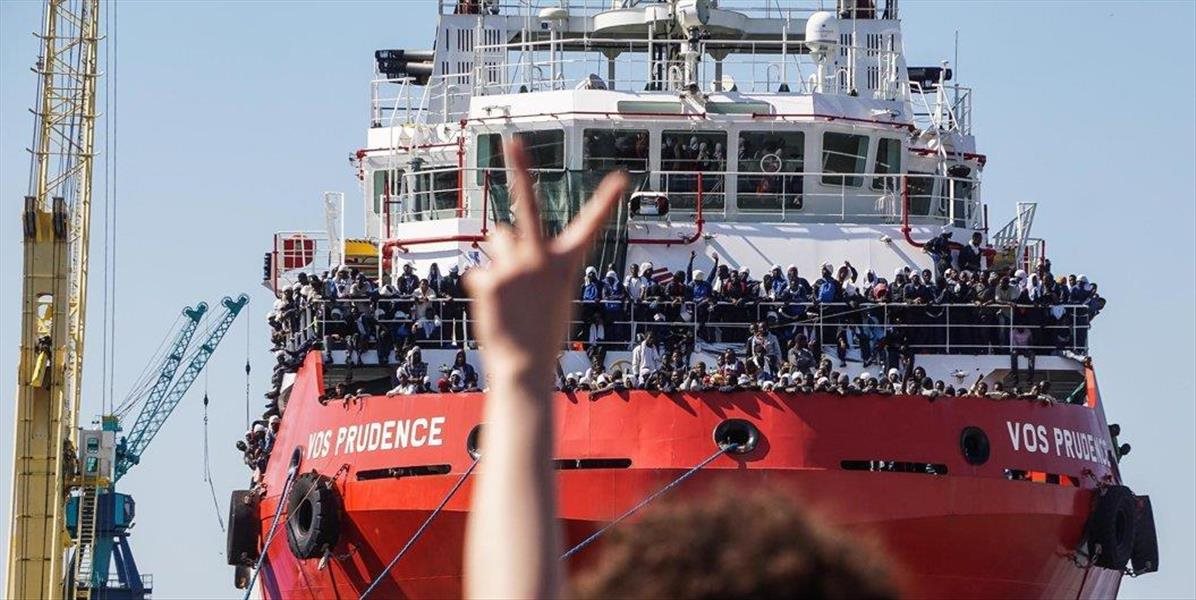 Do Valencie dorazila posledná loď; migranti dostanú čas na zotavenie