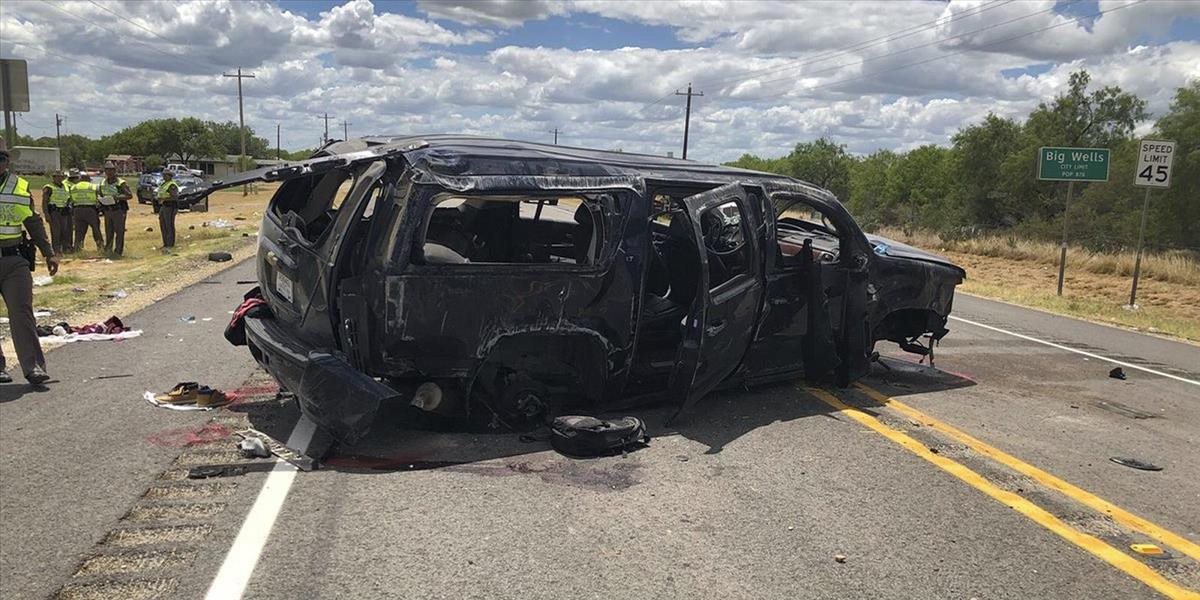 VIDEO Pri naháňačke s pohraničnou strážou v Texase havarovalo auto, päť ľudí zomrelo