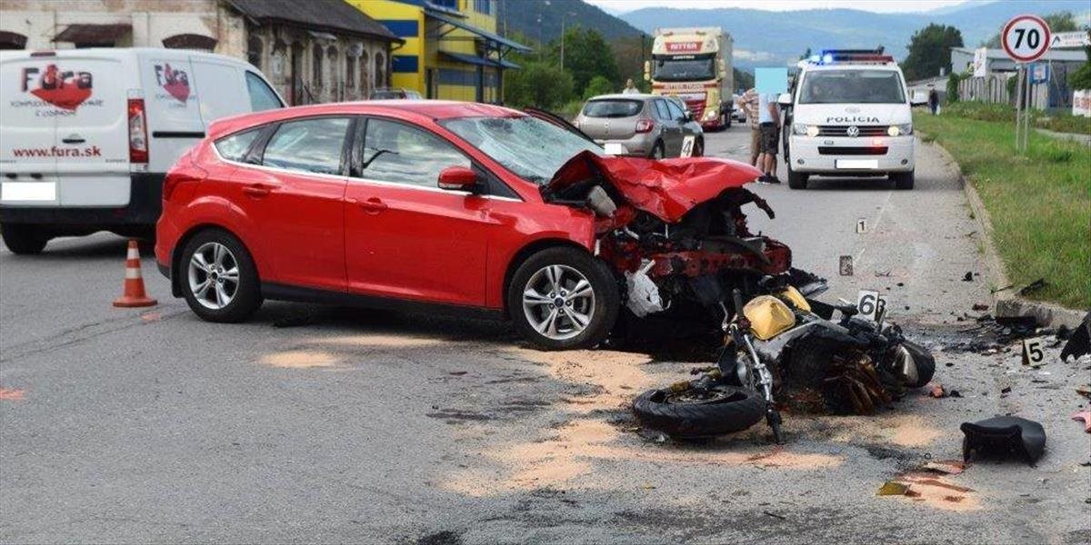 Po zrážke s autom v Rožňave zomrel 24-ročný motorkár