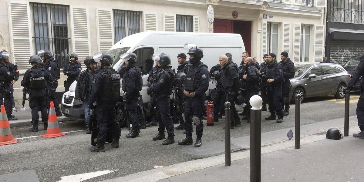 Vo Francúzsku zadržali desať ľudí napojených na pravicových extrémistov