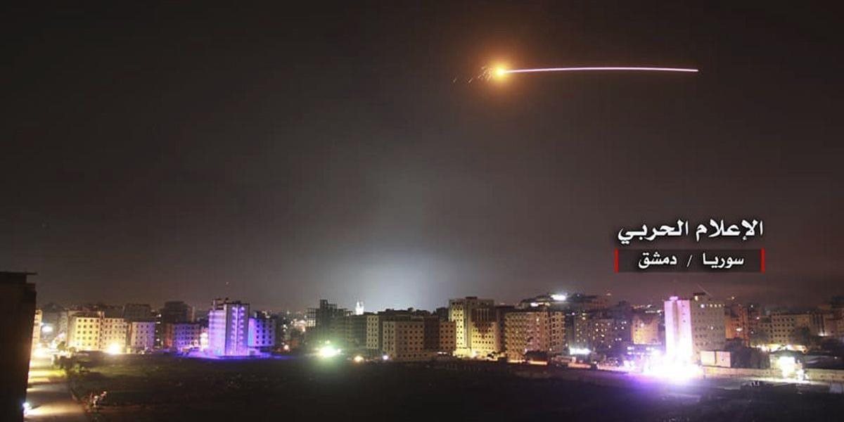 Blízko sýrskeho letiska v Damasku dopadli dve izraelské strely