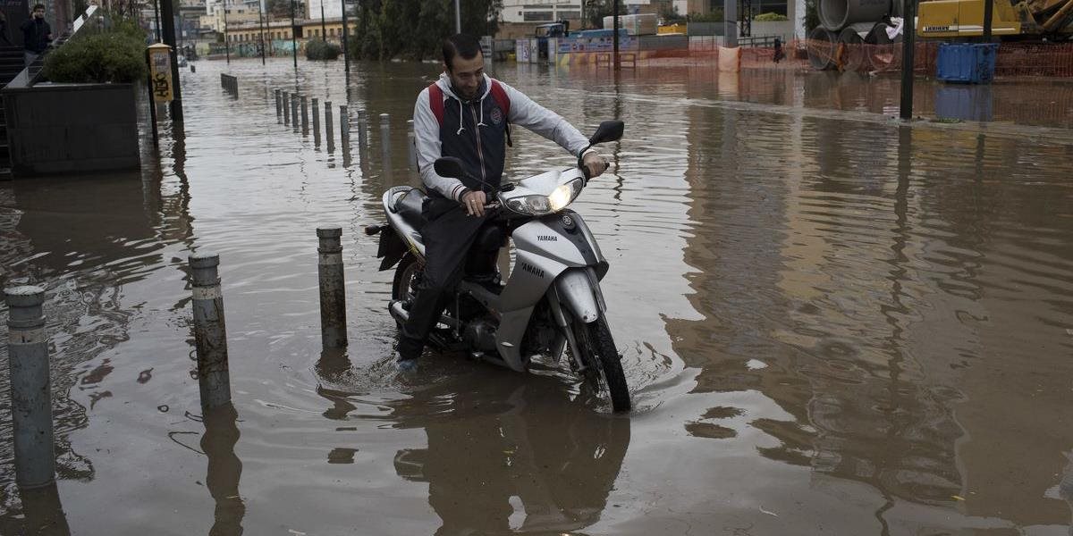 Letné búrky spôsobili záplavy vo viacerých častiach Grécka