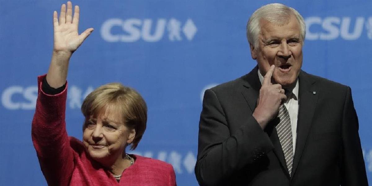 Nemecký minister vnútra ponúkol svoju demisiu pre nezhody s Merkelovou. Dnes sa ich pokúsi urovnať