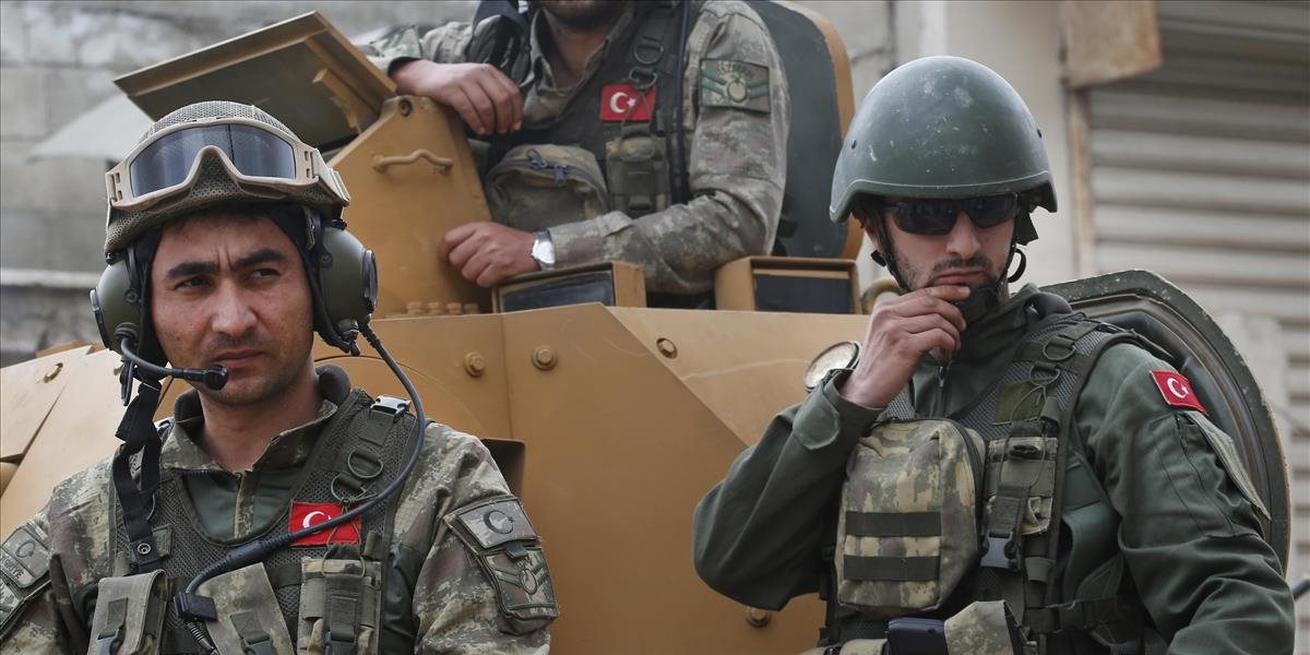 Hromadné zatíkanie v Turecku stále pokračuje, vydali zatykače na desiatky ďalších ľudí