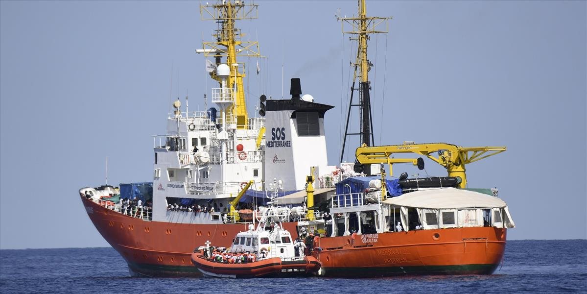 Taliansko odmietlo vpustiť do prístavu taliansku loď s migrantmi