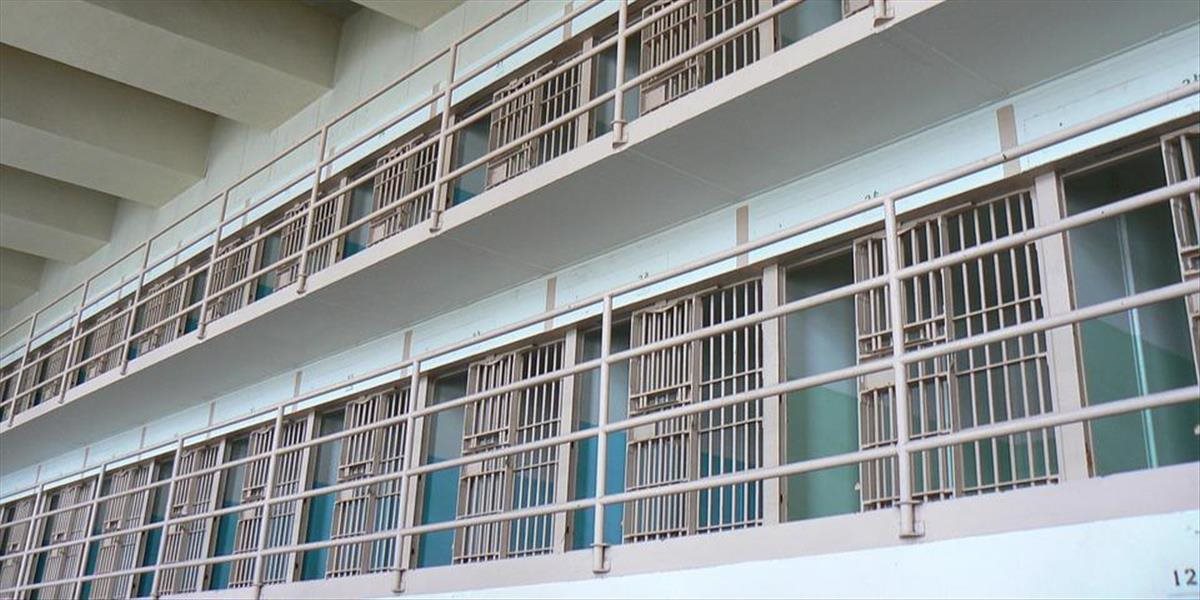 Holandsko zatvára väznice, má príliš málo zločincov