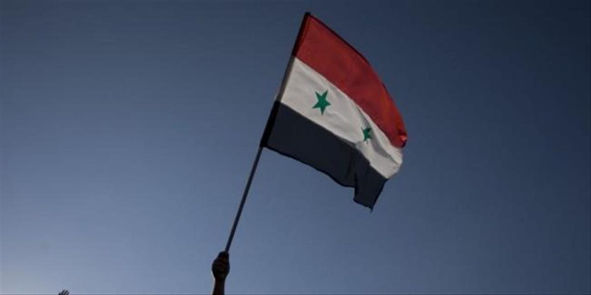 Sýrska vláda vztýčila štátnu vlajku nad mestom Dará