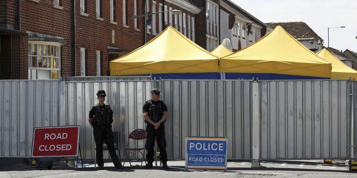 Britská polícia uzavrela ulicu v Salisbury po tom, ako tam mužovi prišlo zle