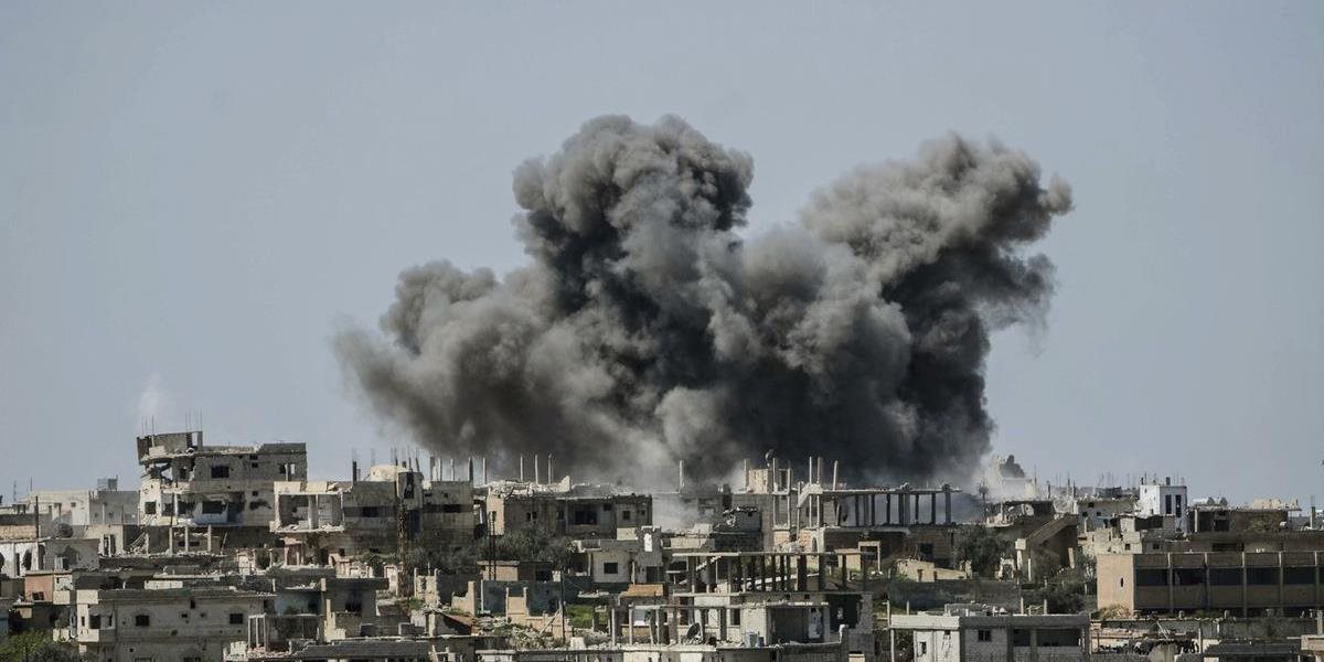Pri leteckom útoku v Sýrii zahynulo 54 ľudí, väčšinou civilistov